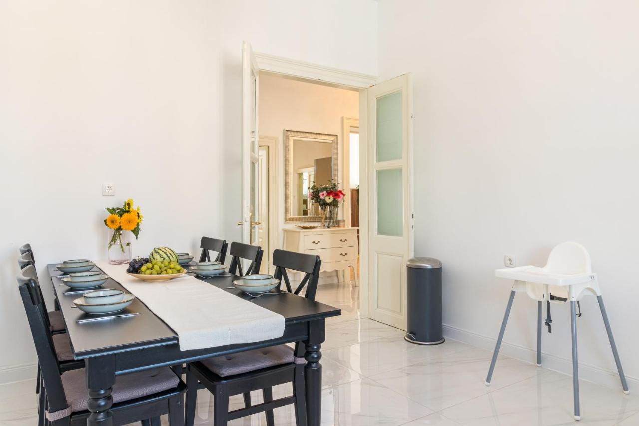 Apartment Augier - Elegant & Spacious - City Centre Pula Exterior photo